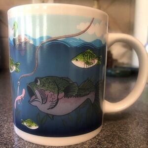 Fish Change Mug Coffee Cup - Color Changing Mug, Big fish appears, back missing